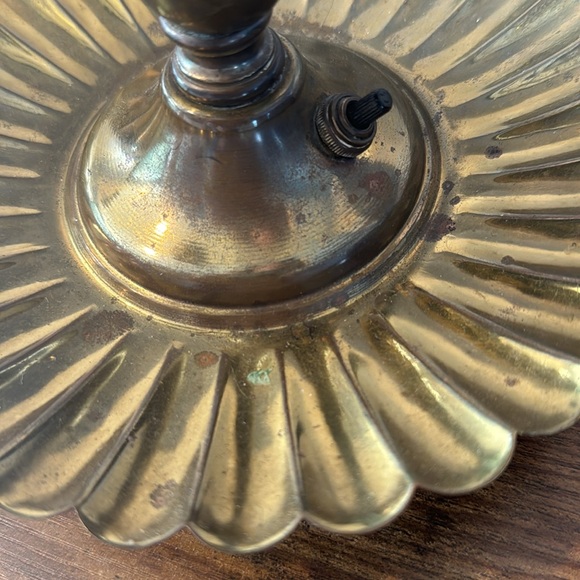 Vintage Brass Ornate Regency Double
Light Table Desk Lamp with 2 blue shades - Picture 13 of 16